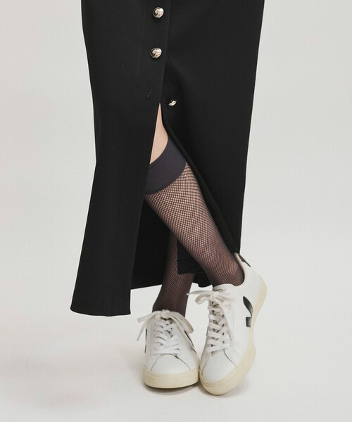 ADAM ET ROPE'（アダムエロペ）の「フィッシュネットハイソックス（ソックス/靴下・レディース・チャコール/キナリ系/ダークブラウン・F）」の4枚目の写真