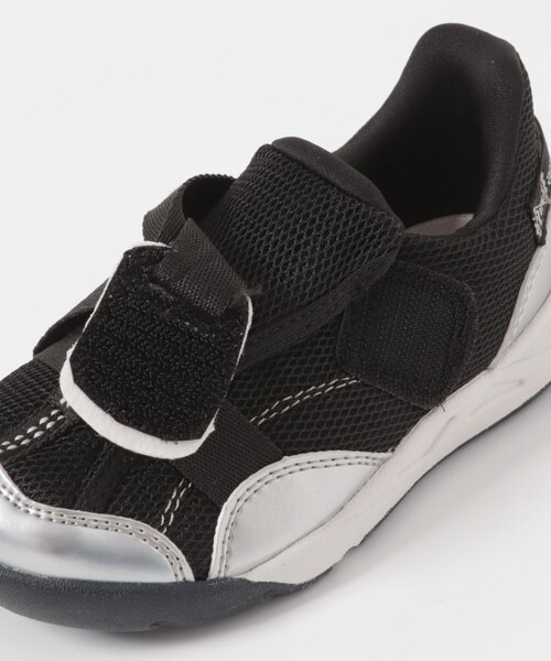 URBAN RESEARCH DOORS（アーバンリサーチドアーズ）の「IFME　K キネティックベルトシューズ(KIDS)（シューズ小物/雑貨・キッズ・WHITE/BLACK・17/18/19）」の13枚目の写真