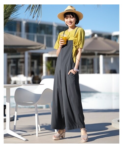 nissen（ニッセン）の「大きいサイズバッククロスサロペットパンツ（ゆったりヒップ）（パンツ・レディース・ベイクドピンク/ダークチャコールグレー/チョコレートブラウン・L/LL/3L/4L/5L/6L/8L/10L）」の8枚目の写真