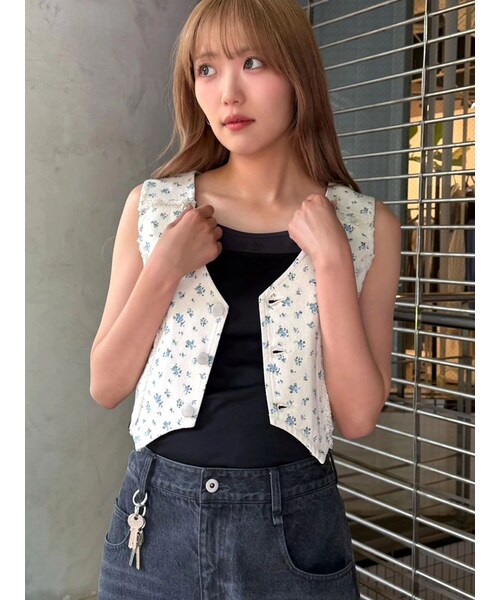CALNAMUR（カルナムール）の「レイヤードワンポイントキャミ（キャミソール・レディース・アイボリー/ホワイト/ブラック/ピンク/ミックス・F）」の2枚目の写真