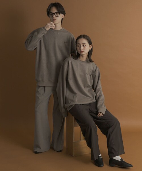 SENSE OF PLACE by URBAN RESEARCH(センスオブプレイスバイアーバンリサーチ)の「『ユニセックス』シシュウフェイクスエードクルーネックスウェット(スウェット・メンズ・GRAY/CHARCOAL/D.BROWN/GREIGE・M/L)」の16枚目の写真
