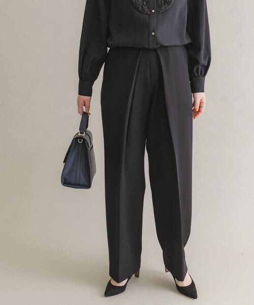 URBAN RESEARCH ROSSO（アーバンリサーチロッソ）の「F by ROSSO　ダブルクロスデザインタックパンツ（その他パンツ・レディース・BLACK/NAVY・36/38）」の3枚目の写真