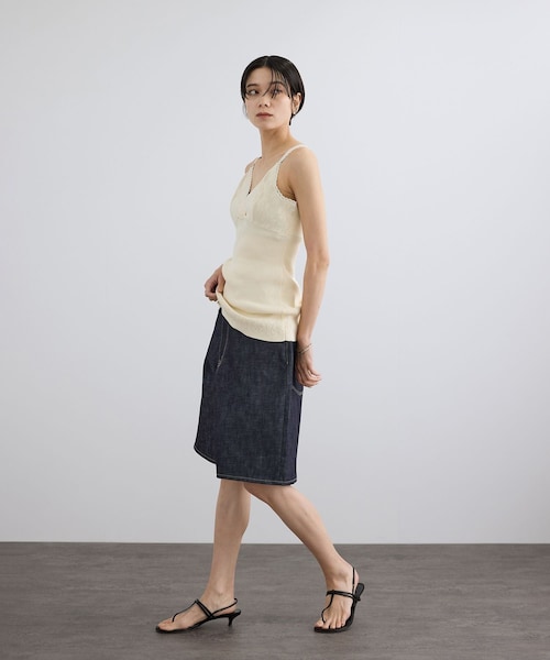 ADAM ET ROPE'(アダムエロペ)の「【J'aDoRe・一部店舗限定】【KURO(クロ)】STRUCTURE SHORTS(デニムパンツ・レディース・ネイビー系・26/27/28)」の12枚目の写真