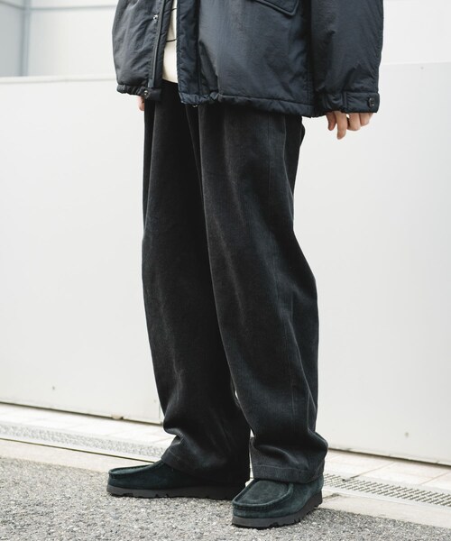 URBAN RESEARCH DOORS（アーバンリサーチドアーズ）の「2タック太畝コーデュロイパンツ（その他パンツ・メンズ・BROWN/CHARCOAL・M/L）」の4枚目の写真