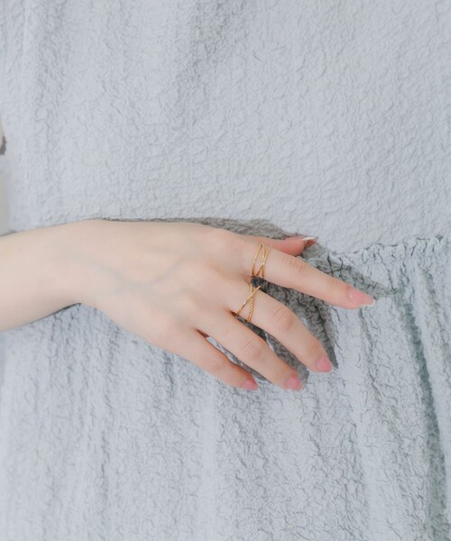 SMELLY（スメリー）の「ステンレスナロー2セットリング（リング・レディース・GLD・-）」の5枚目の写真