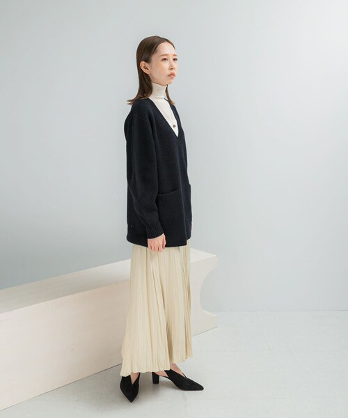 URBAN RESEARCH ROSSO（アーバンリサーチロッソ）の「アルパカ混カーブスリーブVネックプルオーバー（ニット/セーター・レディース・GRAY/PINK/NAVY・Free）」の22枚目の写真