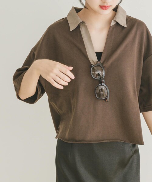 ITEMS URBANRESEARCH（アイテムズ アーバンリサーチ）の「ミニ裏毛スキッパーポロ（ポロシャツ・レディース・GRY/BRN・FREE）」の2枚目の写真