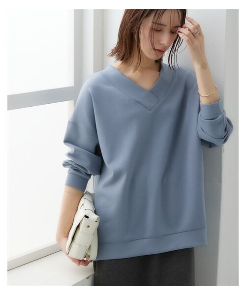 nissen（ニッセン）の「なめらかポンチ素材　前後Vネックプルオーバー（Tシャツ/カットソー・レディース・黒/モカ/グレイッシュブルー/ディープグリーン/チャコールグレー杢/グレージュ/マカロンピンク・S/M/L/LL/3L/4L/5L/6L/8L/10L）」の7枚目の写真