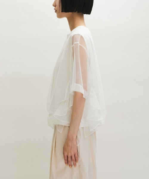 ADAM ET ROPE'(アダムエロペ)の「【WEB限定】・【サステナブル】・【定番】ギャザーチュールトップス(Tシャツ/カットソー・レディース・ブラック/ホワイト/ダークブラウン・F)」の17枚目の写真