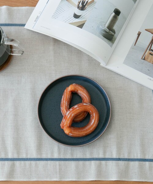 URBAN RESEARCH DOORS(アーバンリサーチドアーズ)の「DOORS LIVING PRODUCTS comfy プレート15cm(食器・メンズ・アイボリー/ネイビー・-)」の2枚目の写真