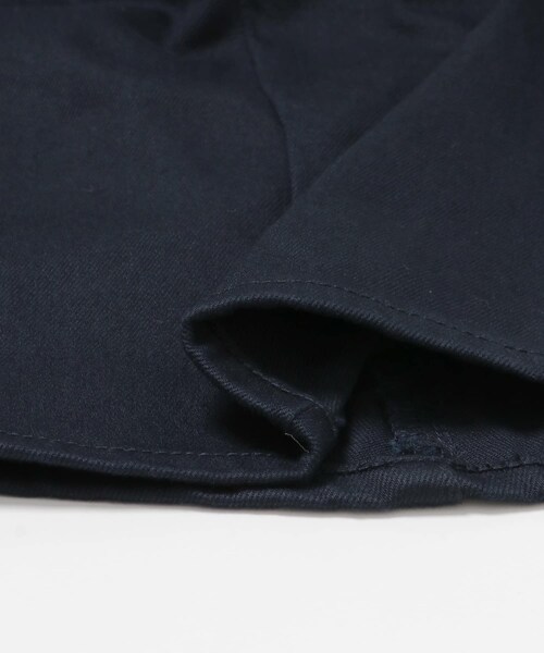 URBAN RESEARCH（アーバンリサーチ）の「KURO　BIG TUCK FLARE DENIM（デニムパンツ・レディース・NAVY/IVORY/BLUE・25/26/27）」の19枚目の写真