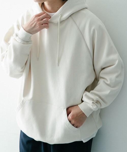 ITEMS URBANRESEARCH（アイテムズ アーバンリサーチ）の「SCREEN STARS　日焼け加工 カラースウェットパーカー（パーカー・メンズ・BLU/NTL/ORG/BLK・M/L）」の8枚目の写真