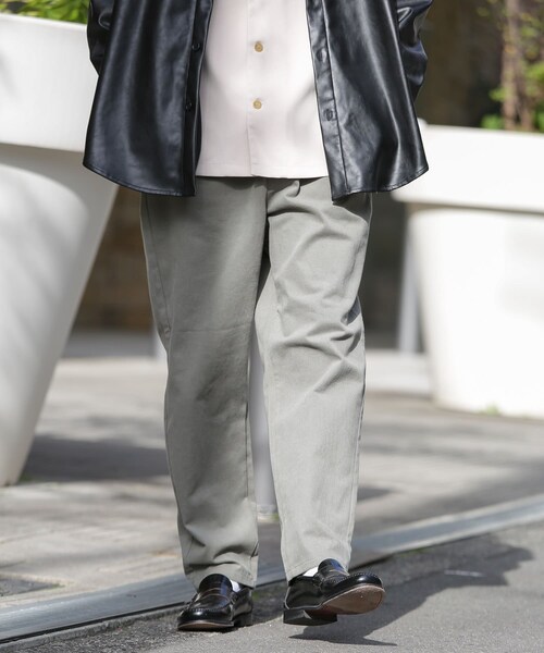URBAN RESEARCH Sonny Label（アーバンリサーチサニーレーベル）の「ワイドテーパードピーチ起毛チノパンツ（チノパンツ・メンズ・グレーカーキ/アイボリー/ダークネイビー・M/L）」の4枚目の写真