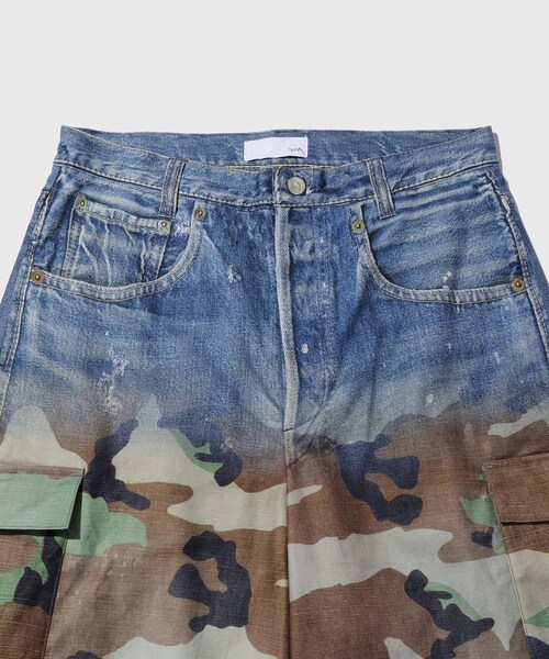 ADAM ET ROPE'(アダムエロペ)の「【TOLQ/トルク】GradationPrintedDenimPants Cargo Shorts(カーゴパンツ・メンズ・グリーン系・2/3)」の4枚目の写真