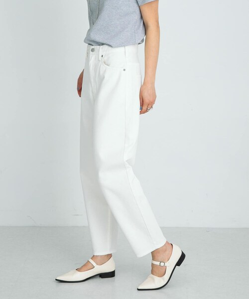 URBAN RESEARCH Sonny Label（アーバンリサーチサニーレーベル）の「『34サイズ/低身長向けも展開』ワイドテーパードデニム（デニムパンツ・レディース・ミッドブルー/ホワイト・34/36/38）」の12枚目の写真