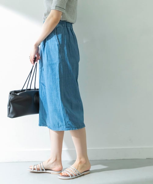 URBAN RESEARCH（アーバンリサーチ）の「bolsista　Denim Tuck Skirt（デニムスカート・レディース・BLUE・36/38）」の9枚目の写真