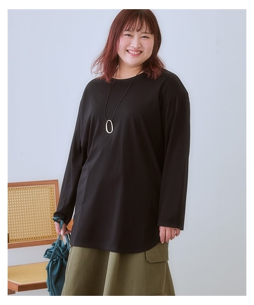 nissen（ニッセン）の「＜大きいサイズ＞きれい見えとろみシンプルカットソープルオーバー（Tシャツ/カットソー・レディース・オフホワイト/黒・L/LL/3L/4L/5L/6L/8L/10L）」の4枚目の写真