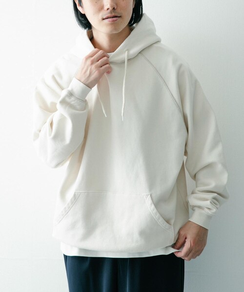 ITEMS URBANRESEARCH(アイテムズ アーバンリサーチ)の「SCREEN STARS 日焼け加工 カラースウェットパーカー(パーカー・メンズ・BLU/NTL/ORG/BLK・M/L)」の6枚目の写真