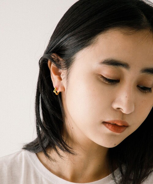 URBAN RESEARCH(アーバンリサーチ)の「decor『デコール』 Twist Pierce M(ピアス(両耳用)・レディース・GOLD・-)」の7枚目の写真