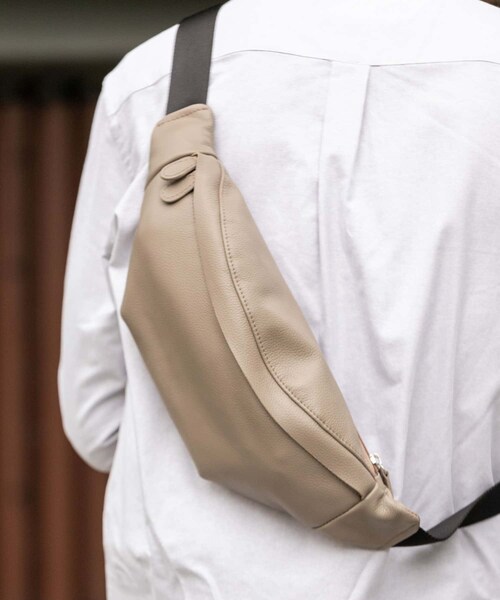 RODE SKO（ロデスコ）の「レザーボディバッグ（ボディバッグ/ウエストポーチ・メンズ・GREIGE/BLACK・one）」の11枚目の写真