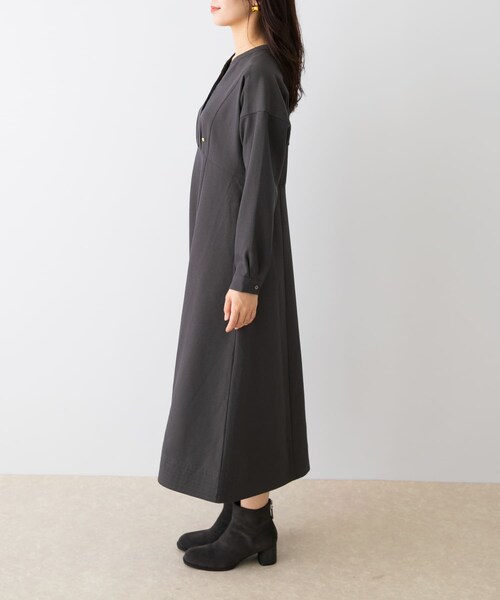 URBAN RESEARCH ROSSO（アーバンリサーチロッソ）の「『UR TECH SMOOTHLUXE』F by ROSSO　キーネックワンピース（ワンピース・レディース・BEIGE/C/GRAY/BLACK・36/38）」の22枚目の写真