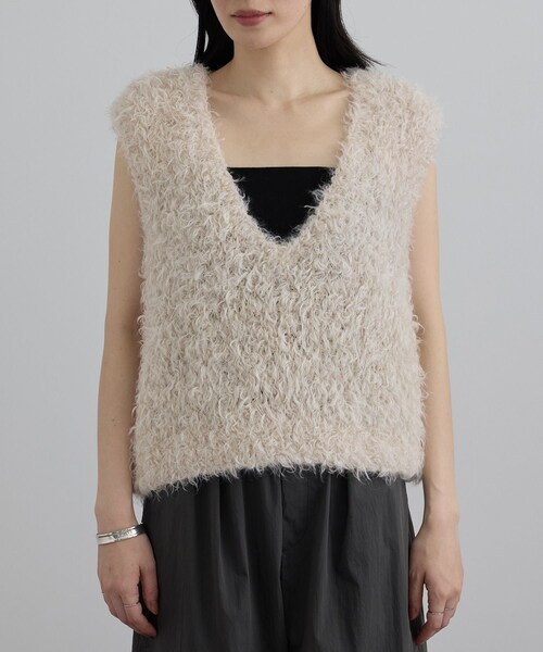 ADAM ET ROPE'(アダムエロペ)の「カーリーモヘアクロップドベスト(ベスト・レディース・ブラック/オフホワイト・F)」の15枚目の写真