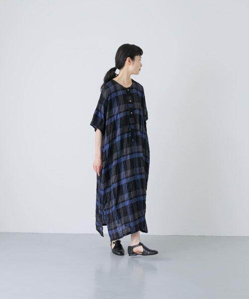 かぐれ（カグレ）の「Vlas Blomme　RAYON COTTON SHIRRING ONE-PIECE（ワンピース・レディース・BLUE・Free）」の8枚目の写真