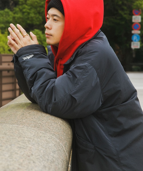 URBAN RESEARCH（アーバンリサーチ）の「『別注』THOUSAND MILE×URBAN RESEARCH　PADDED SHORT MODSCOAT（モッズコート・メンズ・BLACK/NAVY・M/L）」の2枚目の写真