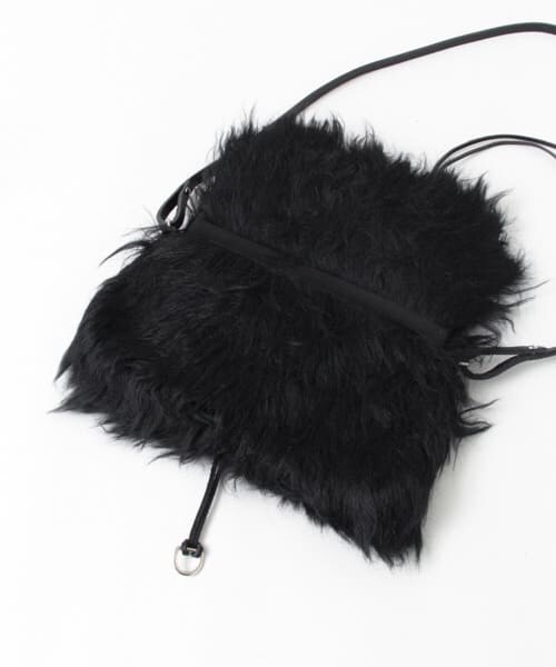 URBAN RESEARCH（アーバンリサーチ）の「MUUN　FURCLUTCHBAG（クラッチバッグ・レディース・BLACK/WHITE・-）」の10枚目の写真