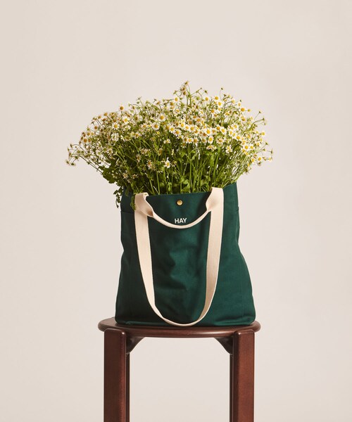 SENSE OF PLACE by URBAN RESEARCH(センスオブプレイスバイアーバンリサーチ)の「HAY Everyday Tote Bag(トートバッグ・メンズ・SoftYellow/GRAY/PURPLE/DarkGreen/E.Blue/BURGUNDY/MOCHA・One)」の9枚目の写真