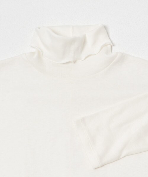 URBAN RESEARCH ROSSO（アーバンリサーチロッソ）の「コットンカシミヤハイネックカットソー（Tシャツ/カットソー・レディース・OFF/GREIGE/NAVY・Free）」の8枚目の写真