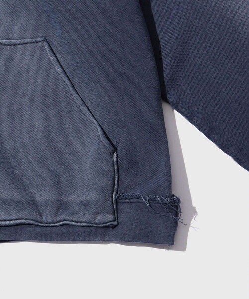 ADAM ET ROPE'(アダムエロペ)の「【CAMIEL FORTGENS/カミエル フォートヘンス】FITTED ZIP HOODIE(パーカー・メンズ・ネイビー・M)」の7枚目の写真
