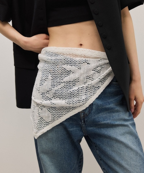 ADAM ET ROPE'(アダムエロペ)の「メッシュニットスカーフ(バンダナ/スカーフ・レディース・ブラック/ホワイト・F)」の1枚目の写真
