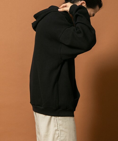 URBAN RESEARCH(アーバンリサーチ)の「RELAX FIT ワッフルパーカー(パーカー・メンズ・GREY/BLACK・FREE)」の7枚目の写真