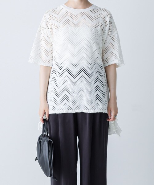 かぐれ(カグレ)の「unfil PATTERN MESH RUFFLED T-SHIRTS(Tシャツ/カットソー・レディース・OFF WHITE/BLACK・1)」の5枚目の写真