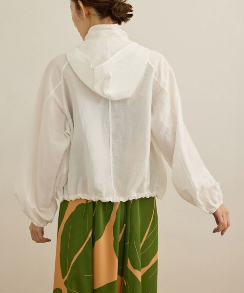 ROPE'(ロペ)の「【洗える】ビスコースリネン ライトマウンテンパーカー/一部セットアップ対応(ブルゾン・レディース・オフホワイト/ネイビー・36/38)」の22枚目の写真