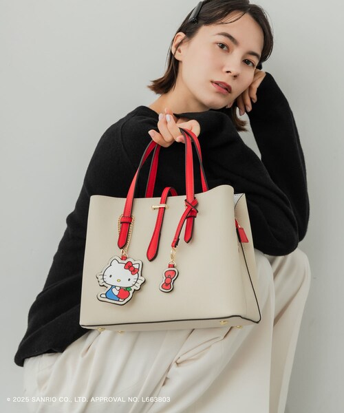 RODE SKO（ロデスコ）の「サンリオキャラクターズ チャーム付バッグ（ハンドバッグ・レディース・IVORYxRED/GRAYxWHITE/PINKxGRG/YELxCML・One）」の11枚目の写真
