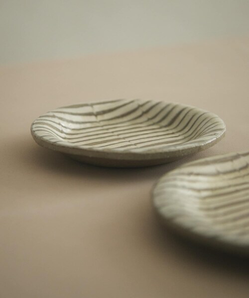 URBAN RESEARCH DOORS（アーバンリサーチドアーズ）の「塩幡桃子　5寸プレート フェザーコーム（食器・メンズ・－・5寸）」の8枚目の写真