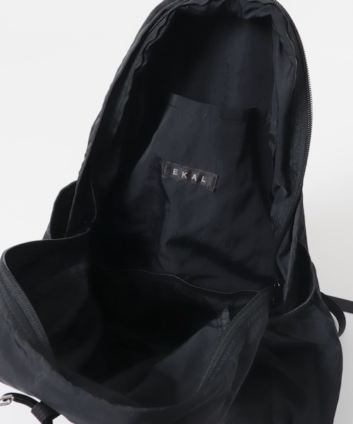 EKAL(エカル)の「EASY DAYPACK(バックパック/リュック・レディース・ブラック/ベージュ/ブルー・One)」の13枚目の写真