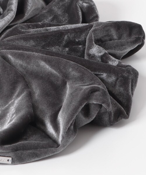 URBAN RESEARCH ROSSO（アーバンリサーチロッソ）の「heyep　Large Velour Scrunchie（ヘアゴム・レディース・BLACK/GRAY・FREE）」の8枚目の写真