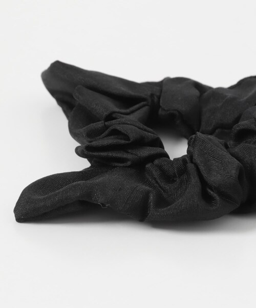 URBAN RESEARCH ROSSO（アーバンリサーチロッソ）の「heyep　Silk Square Mini Scrunchie 3P（ヘアゴム・レディース・BLACK/WHITE・-）」の9枚目の写真