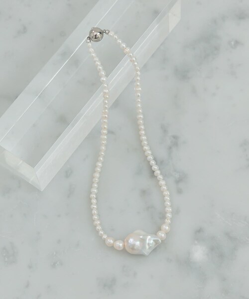 URBAN RESEARCH ROSSO（アーバンリサーチロッソ）の「in mood　BQ PRL 36CM CHOKER（ネックレス・レディース・WH・-）」の2枚目の写真