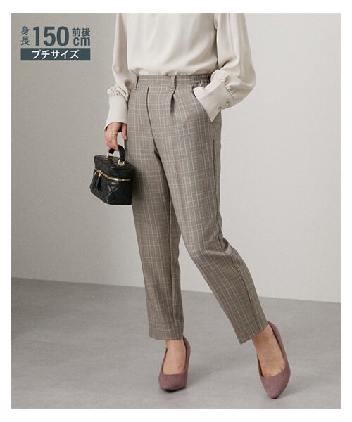 nissen（ニッセン）の「小さいサイズ　きれい見えテーパードパンツ（選べる股下丈）　低身長さん・小柄女性（パンツ・レディース・ベージュ(ベルトループ有)/スモーキーグリーン(ベルトループ有)/黒(ベルトループ有)/ネイビー(ベルトループ有)/ブラウンチェック(ベルトループ有)/ピンク(ベルトループ有)/グレー(ベルトループ有)/エクリュ(ベルトループ有)/ブラウン(ベルトループ有)/黒/ネイビー/ベージュ/グレー/アイスブルー・PSS/PS/PM/PL/PSS(ベルトループ無)/PS(ベルトループ無)/PM(ベルトループ無)/PL(ベルトループ無)）」の22枚目の写真