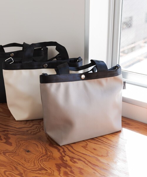 URBAN RESEARCH DOORS(アーバンリサーチドアーズ)の「『別注』DRIFTER×DOORS 2WAY BAG(ハンドバッグ・レディース・BLACK/IVORY/CEMENT・One)」の15枚目の写真