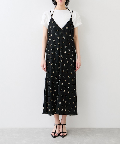 VIS(ビス)の「フラワープリントキャミワンピース(ワンピース・レディース・ブラック系/キナリ系・F)」の21枚目の写真