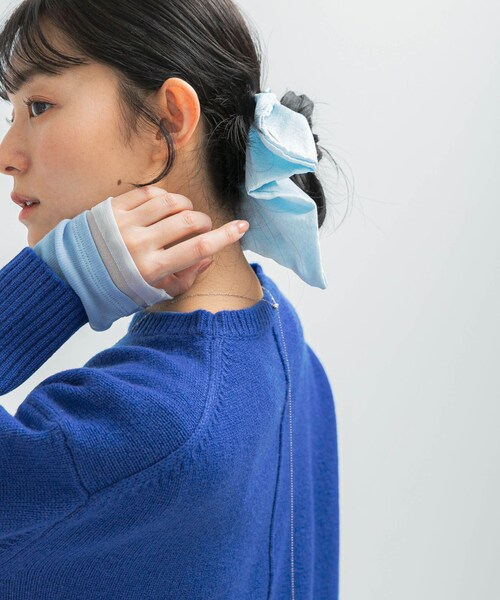 URBAN RESEARCH ROSSO（アーバンリサーチロッソ）の「heyep　Silk Square Medium Scrunchie（ヘアゴム・レディース・BLACK/WHITE/別注BLUE・-）」の12枚目の写真