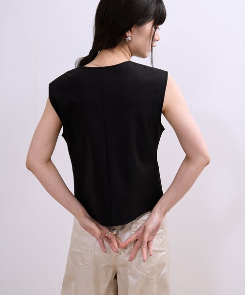 ADAM ET ROPE'(アダムエロペ)の「【WEB限定】・【定番】ラッフルコンビスリーブレストップス(Tシャツ/カットソー・レディース・ブラック/ブラック系/ホワイト・F)」の17枚目の写真