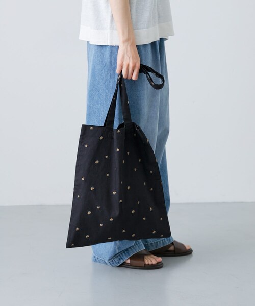かぐれ（カグレ）の「小花刺繍トートバッグ（トートバッグ・レディース・BLACK/YELLOW・Free/FREE）」の5枚目の写真