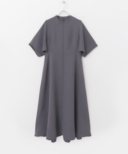 URBAN RESEARCH ROSSO（アーバンリサーチロッソ）の「フレアスリーブステッチデザインワンピース（ワンピース・レディース・B.GRAY/MOCHA/NAVY・FREE）」の12枚目の写真