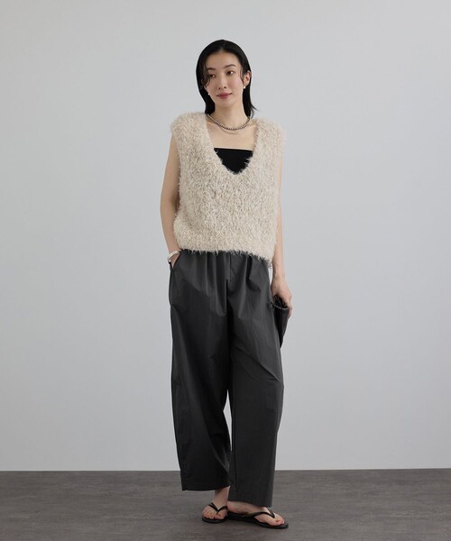 ADAM ET ROPE'(アダムエロペ)の「カーリーモヘアクロップドベスト(ベスト・レディース・ブラック/オフホワイト・F)」の9枚目の写真